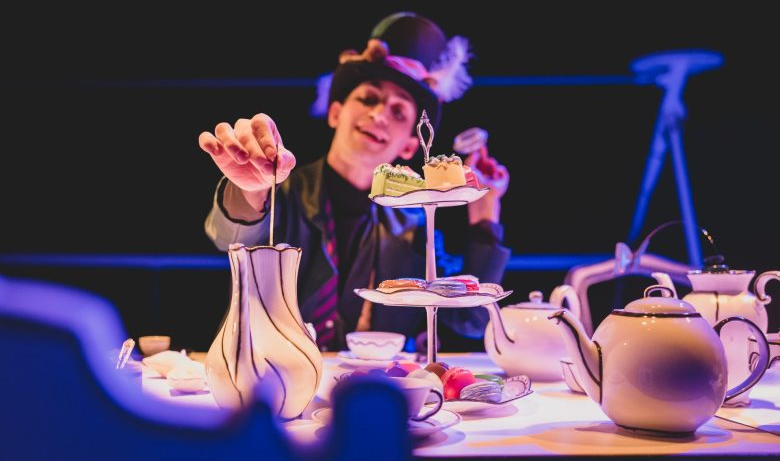 Le Chapelier Fou - Spectacle à la MJC Intercommunale d'Ay 