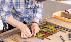 Atelier du verrier en famille Découverte du vitrail traditionnel à la ...