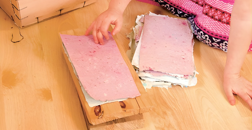 Presse-feuilles maison : une activité nature facile à faire avec les enfants