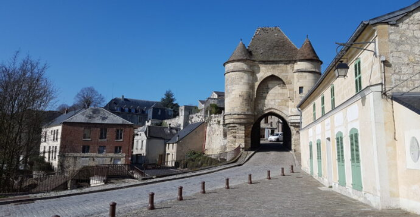 Arpentez en famille les remparts de la cité de Laon