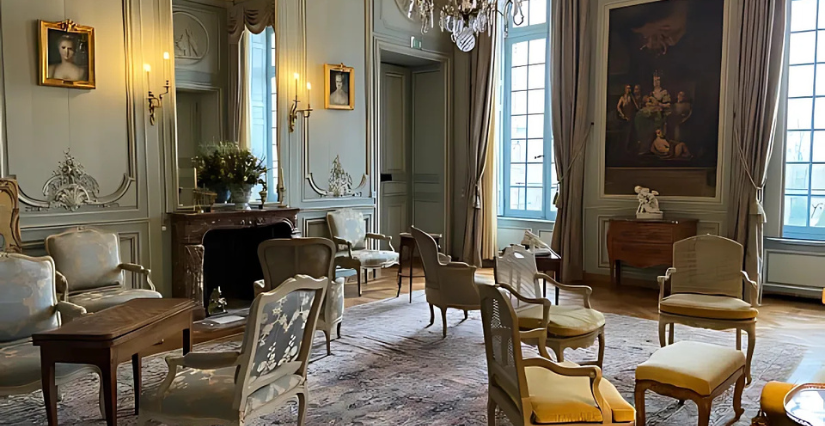 © Emeline Vanderhaegen CMN Visite thématique "Tableaux, meubles et objets d'arts", au Château de La Motte-Tilly