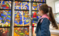 Atelier enfant "Qui es-tu vitrail?" à la Cité du Vitrail de Troyes